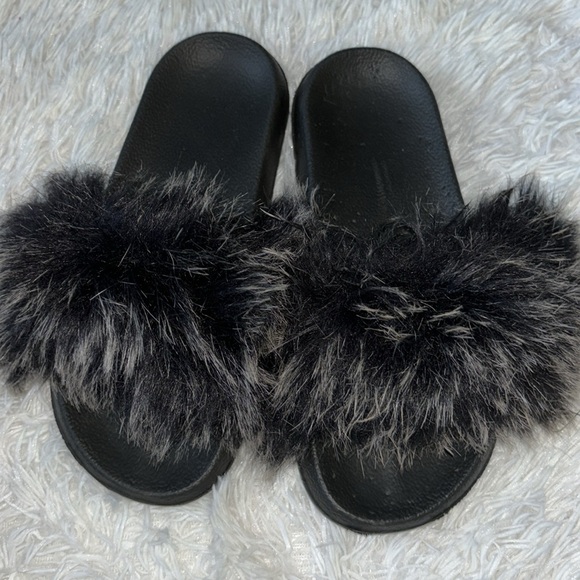 BOGO - furry fuzzy slippers - Picture 2 of 2
